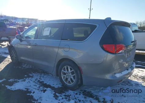 2017 Chrysler Pacifica Touring z USA, uszkodzony, nr VIN 2C4RC1DG6HR517641